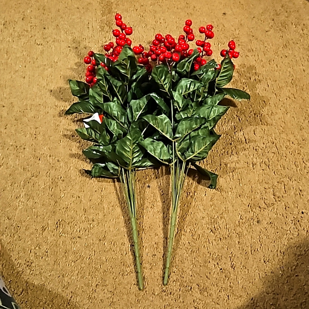 Berry bush faux decor/decoration